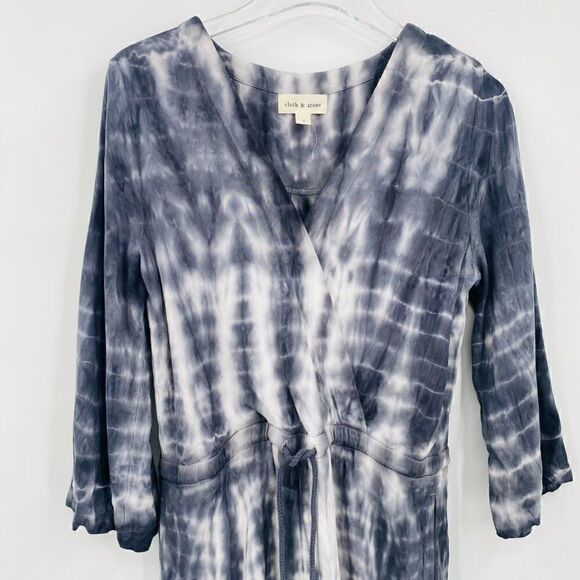 Anthropologie Cloth & Stone Size Small Gray & White Tie Dye 3/4 Sleeve Romper - Picture 3 of 10